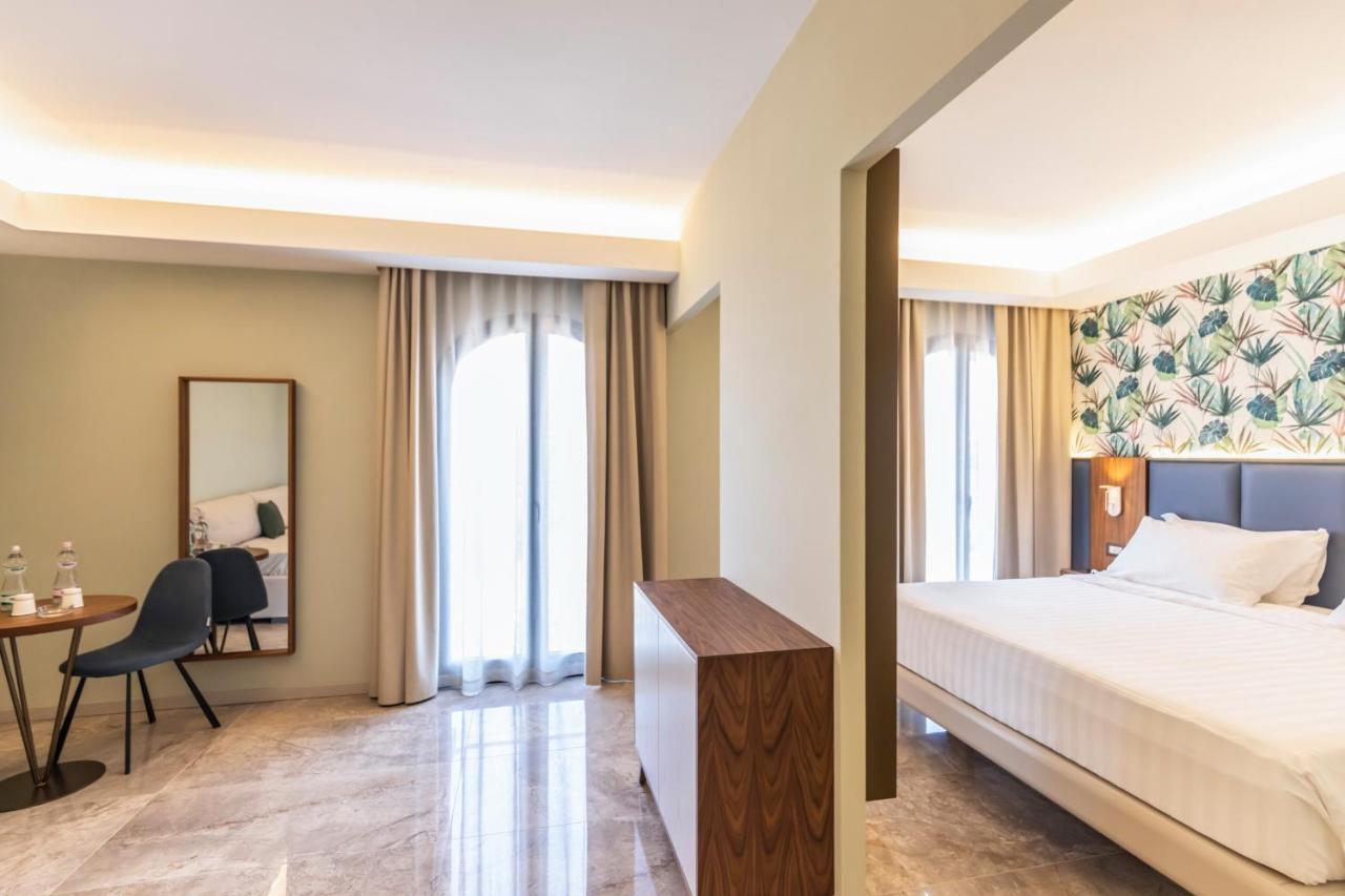 Solmaris Tropea Rooms & Suites Buitenkant foto