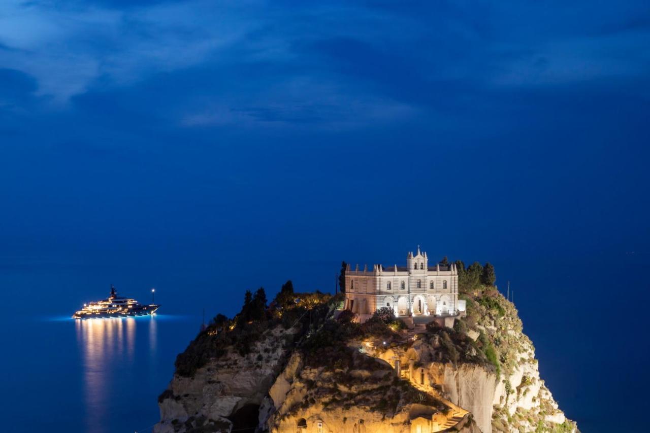 Solmaris Tropea Rooms & Suites Buitenkant foto