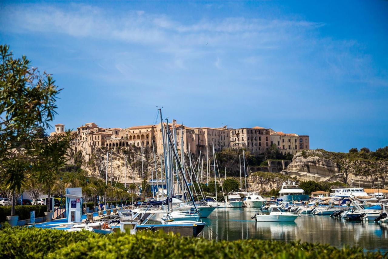 Solmaris Tropea Rooms & Suites Buitenkant foto